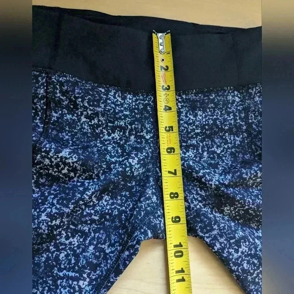 Lululemon Hop To It Crop *Full-On Luxtreme size 6 - Picture 14 of 15